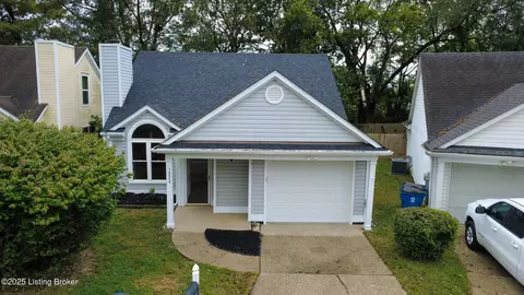 10509 Bay Pointe Ct, Louisville, KY 40241
