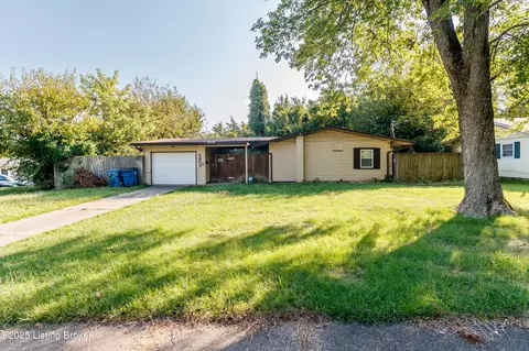 5904 Middleground Dr, Louisville, KY 40272