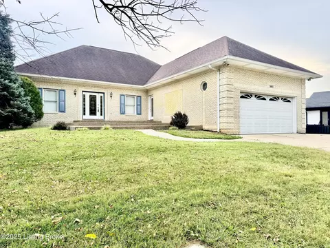 3207 Thousand Oaks Dr, Louisville, KY 40205
