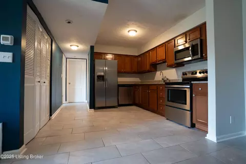 7054 Wildwood Cir #116, Louisville, KY 40291