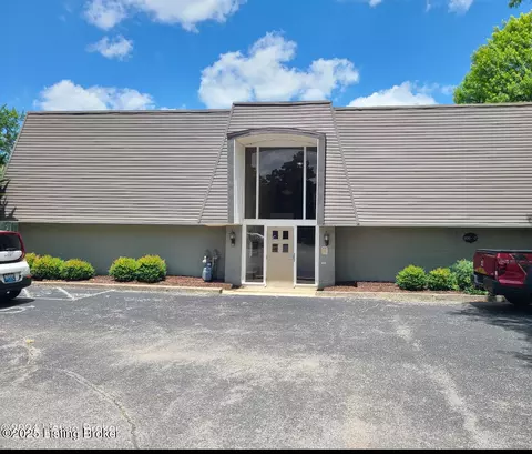 1002 La Fontenay Ct, Louisville, KY 40223