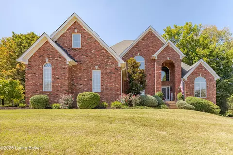 1520 Crosstimbers Dr, Louisville, KY 40245