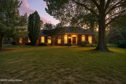 7809 Wolfcreek Ct, Louisville, KY 40241