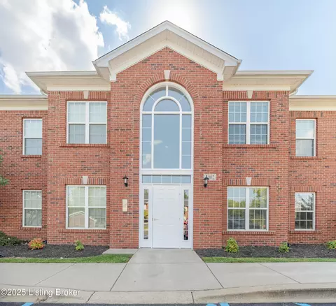 3002 Clevan Way UNIT 102, Louisville, KY 40220