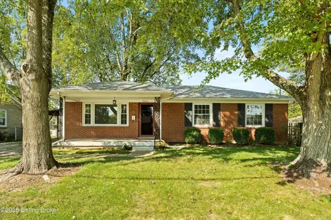 7502 Norwich Blvd, Louisville, KY 40258