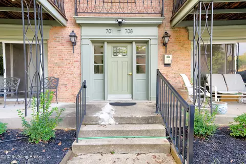 706 Highwood Dr #706, Louisville, KY 40206