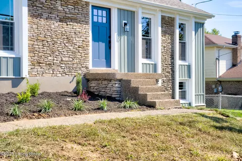 10807 Saint Rene Rd, Louisville, KY 40299