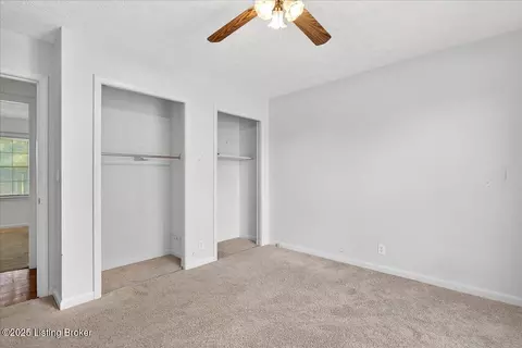 Bedroom - 887 Stringer Ln, Mount Washington, KY 40047 photo 4 of 7