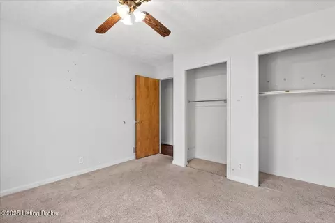 Bedroom - 887 Stringer Ln, Mount Washington, KY 40047 photo 5 of 7
