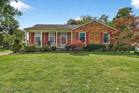 887 Stringer Ln, Mount Washington, KY 40047