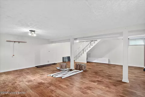 Other - 887 Stringer Ln, Mount Washington, KY 40047 photo 5 of 7