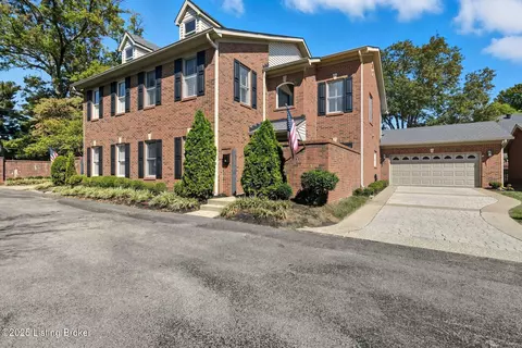 709 Tunbridge Wells Ln, Louisville, KY 40207