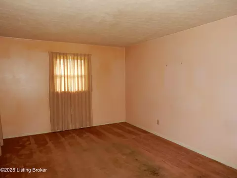 Other - 142 Short St, Shepherdsville, KY 40165 photo 2 of 6