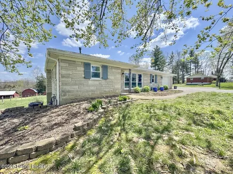1702 Armstrong Ln, Mount Washington, KY 40047