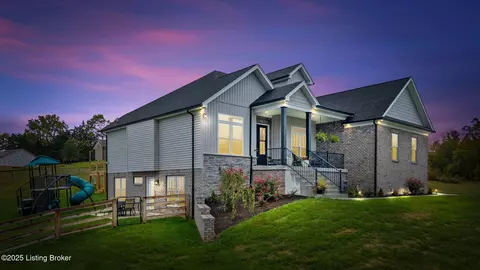 552 Crafton Dr, Taylorsville, KY 40071