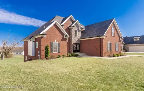 12615 Valley Pine Dr, Louisville, KY 40299