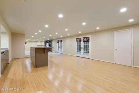 Living - 7111 Branden Dr, Georgetown, IN 47122 photo 11 of 15
