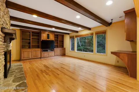Living - 7111 Branden Dr, Georgetown, IN 47122 photo 2 of 15