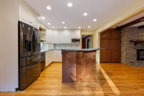 Kitchen - 7111 Branden Dr, Georgetown, IN 47122 photo 3 of 4