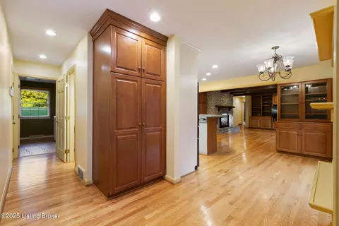 Entry Way - 7111 Branden Dr, Georgetown, IN 47122 photo 2 of 5