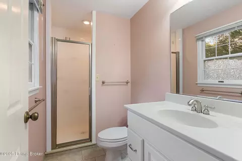 Bath - 7111 Branden Dr, Georgetown, IN 47122 photo 5 of 8