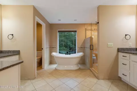 Bath - 7111 Branden Dr, Georgetown, IN 47122 photo 1 of 8