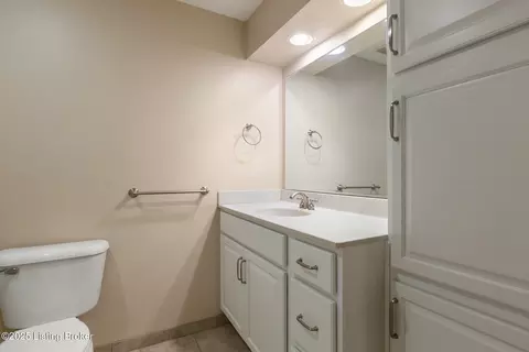 Bath - 7111 Branden Dr, Georgetown, IN 47122 photo 6 of 8