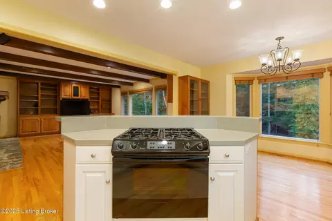 Kitchen - 7111 Branden Dr, Georgetown, IN 47122 photo 4 of 4