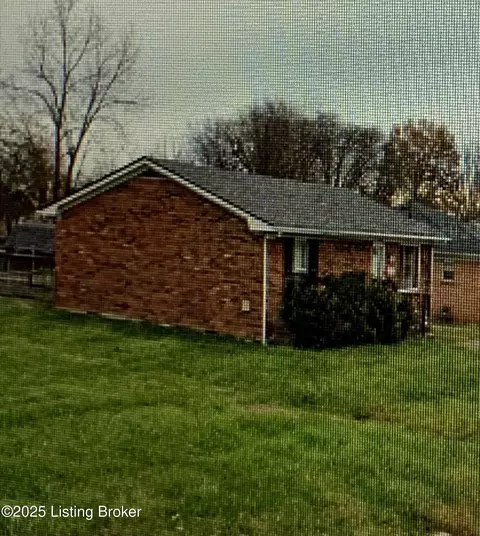 4401 Campobello St, Louisville, KY 40213