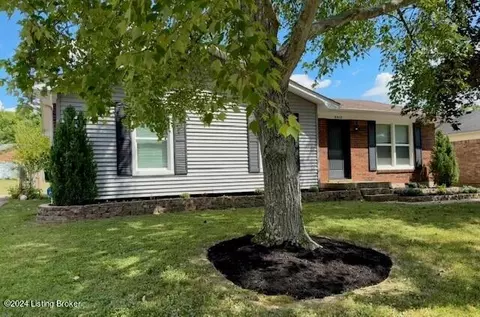8413 Cloverport Dr, Louisville, KY 40228