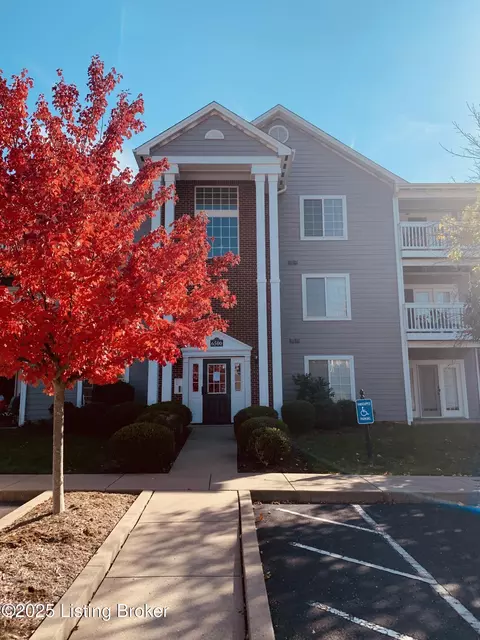 6500 Matalin Pl #310, Crestwood, KY 40014