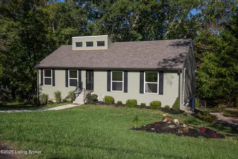3811 Briar Ridge Rd, La Grange, KY 40031