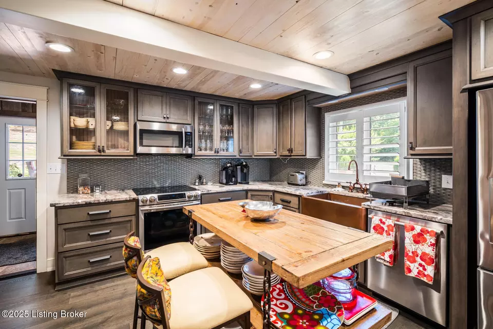 Kitchen - 1711 Long Branch Fork Rd, Turners Station, KY 40075 photo 3 of 4