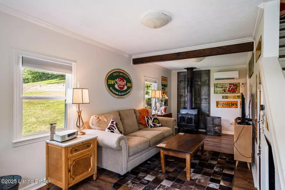 Living - 1711 Long Branch Fork Rd, Turners Station, KY 40075 photo 5 of 6