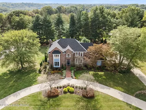 8210 Westover Dr, Prospect, KY 40059