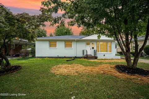 2220 Mary Catherine Dr, Louisville, KY 40216