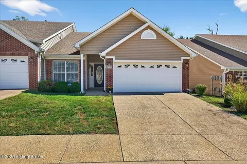 8115 Arbor Brook Ln, Louisville, KY 40228
