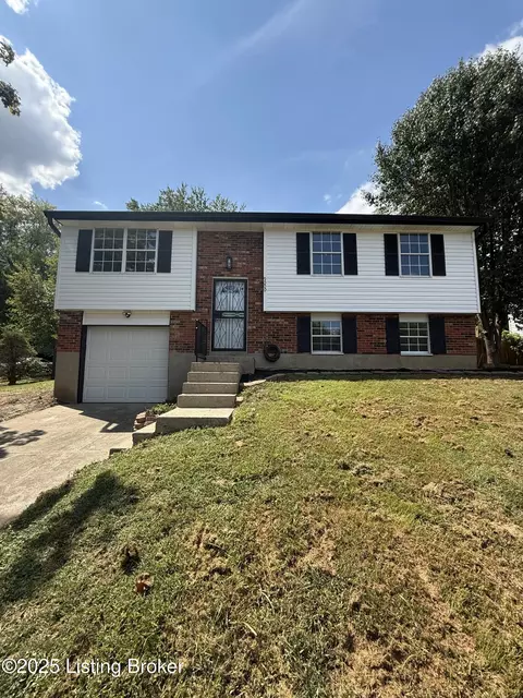 9000 John Paul Ct, Louisville, KY 40229