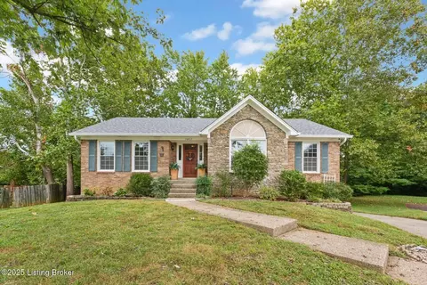 10417 Vantage Rd, Jeffersontown, KY 40299