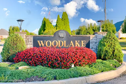 229 Lakewood Dr, Mount Washington, KY 40047
