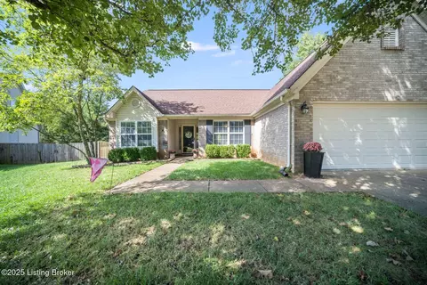 9205 Newbury Ct, Prospect, KY 40059