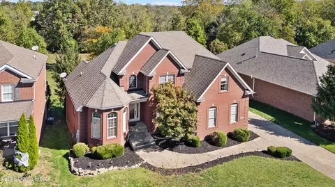 1715 Crosstimbers Dr, Louisville, KY 40245