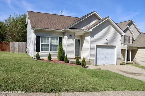 6521 Bridleview Cir, Louisville, KY 40228