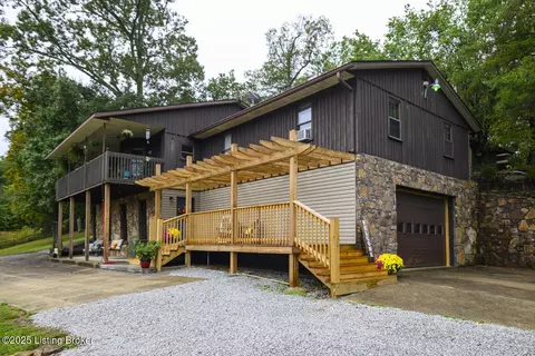 875 E Pioneer Dr, Lebanon Junction, KY 40150