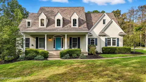 8501 Pine Valley Trl, Louisville, KY 40229