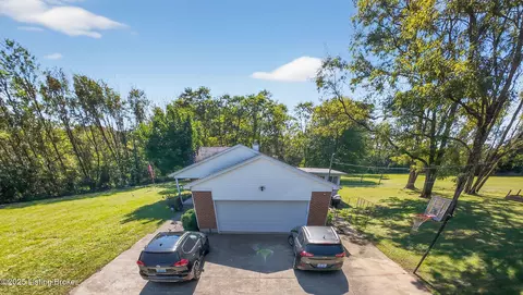 264 Creekview Dr, Taylorsville, KY 40071