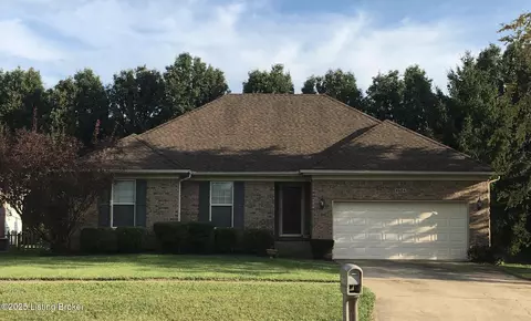8604 Raintree Dr, Louisville, KY 40220