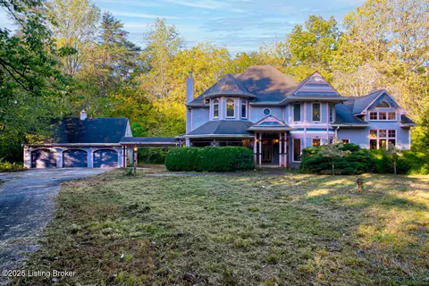 9020 Woodlily Trl, Louisville, KY 40229