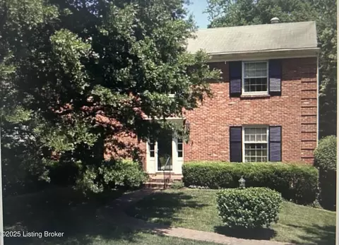 427 Club Ln, Louisville, KY 40207