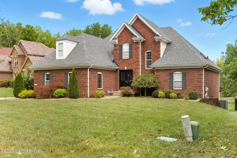 4707 Redbud Forest Pl, Louisville, KY 40245